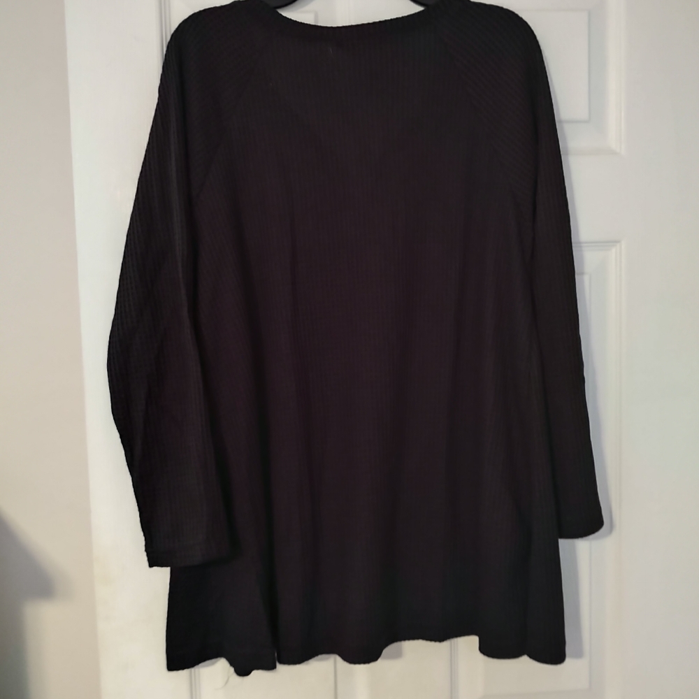 Top - Picture 2 of 4